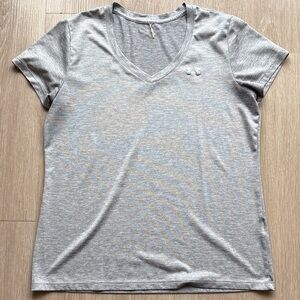 Under Armour Women's Light Gray V-Neck Tee